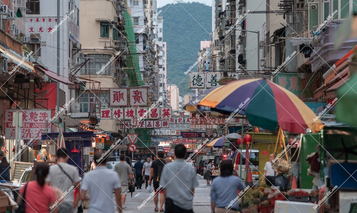 People walking in Canton Road, Mong Kok
