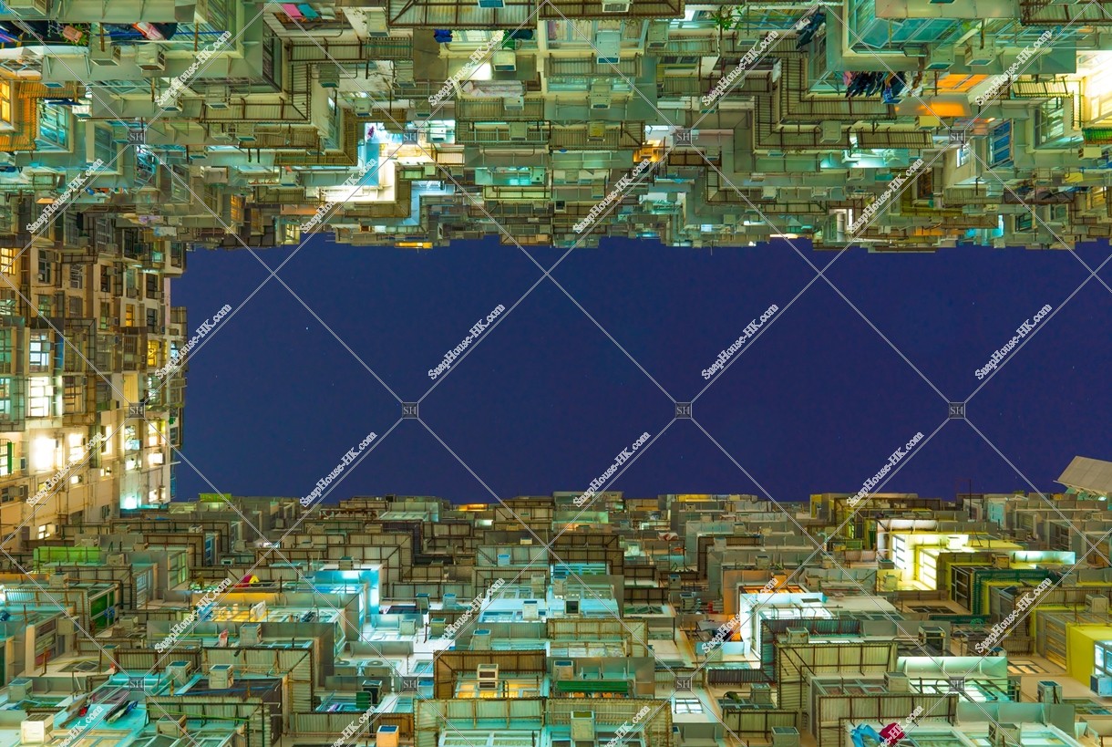 Night view of Monster Building at Quarry Bay, No.17
