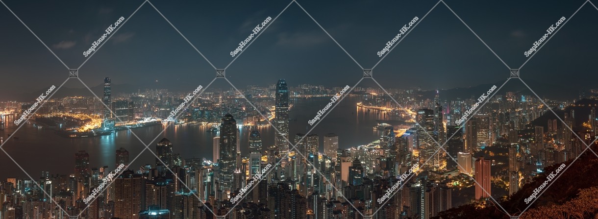 Panoramatic midnight view of Hong Kong from The Peak, No.2