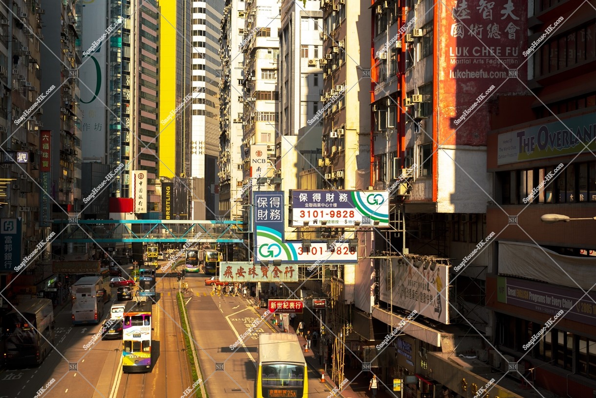 Evening street view of Hennessy Road at Causeway Bay, No.2
