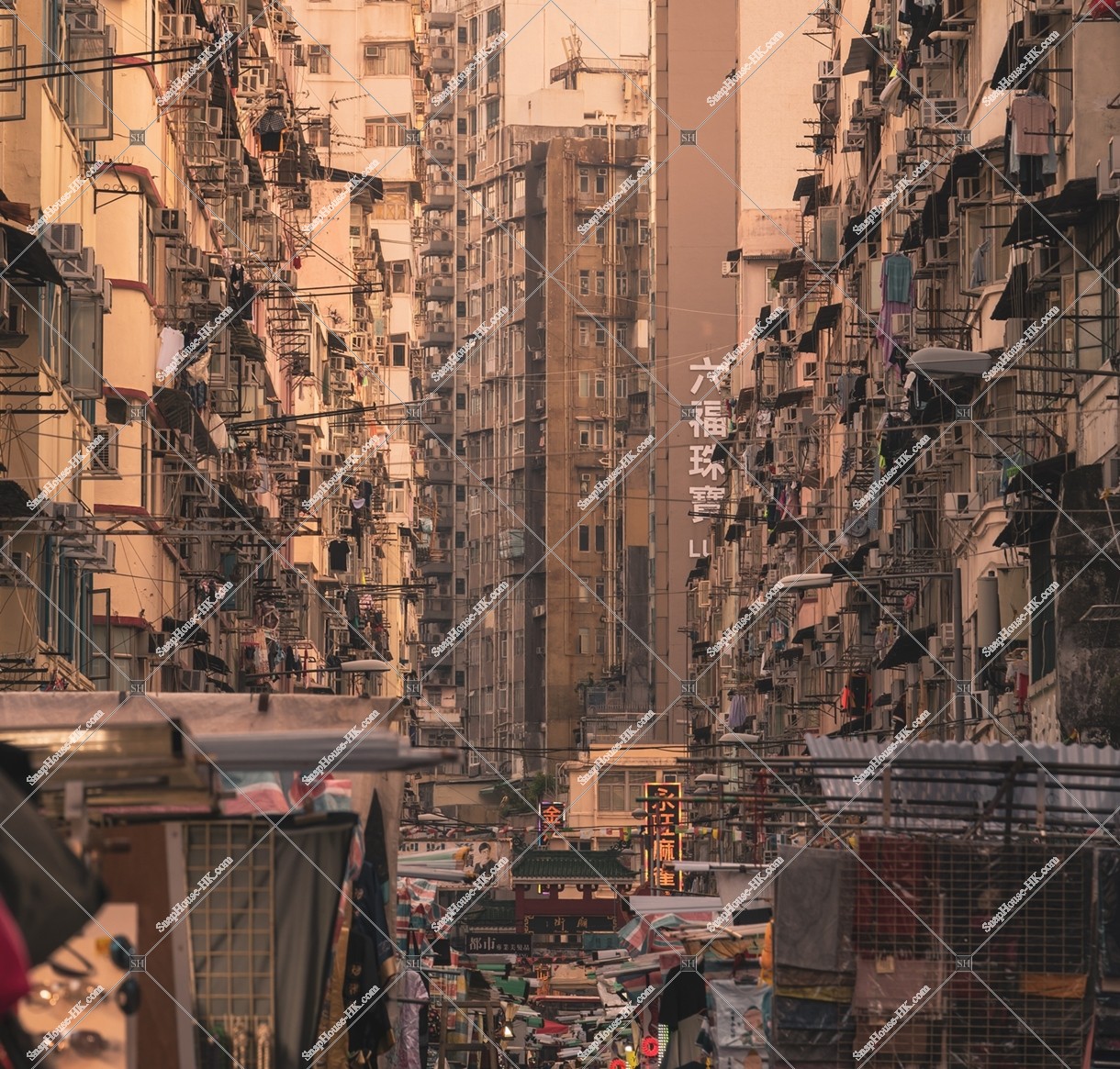 Evening view of Temple Street Night Market at Jordan, No.2