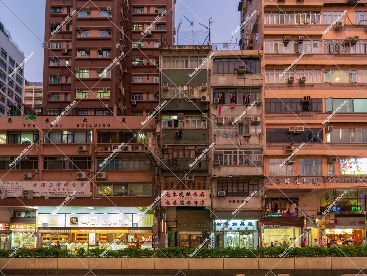 Evening street view of Nathan Road at Yau Ma Tei, No.7