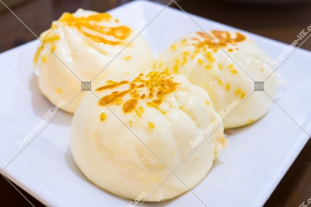 Pan-fried vegetable and meat bun, Dim Sum