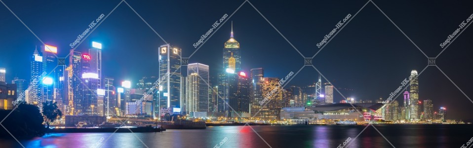 Panoramic night view from Wan Chai to Central No.2