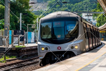 Train stopping at University station of MTR East Rail Line