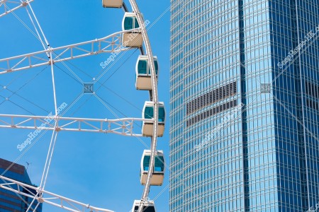 ifc2 and Hong Kong Observation Wheel [Landscape][Close-up photograph] 