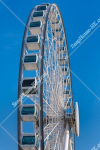 Hong Kong Observation Wheel and Gondolas [Portrait] [Close-up photograph]⑦
