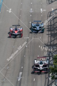 HK Formula E F1 car that runs course