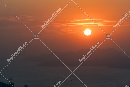 The sun before sunset in Hong Kong