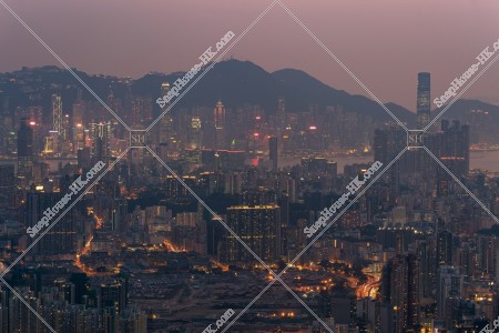 Evening scene of Kowloon Peninsula and Hong Kong Island