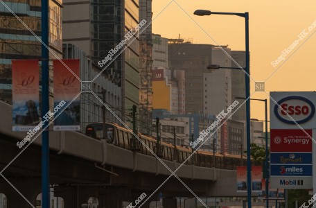 Elevated MTR train in the eveing, Kwun Tong, No.1