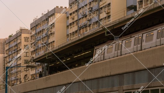 MTR train stopping at Kwun Tong station, No.2