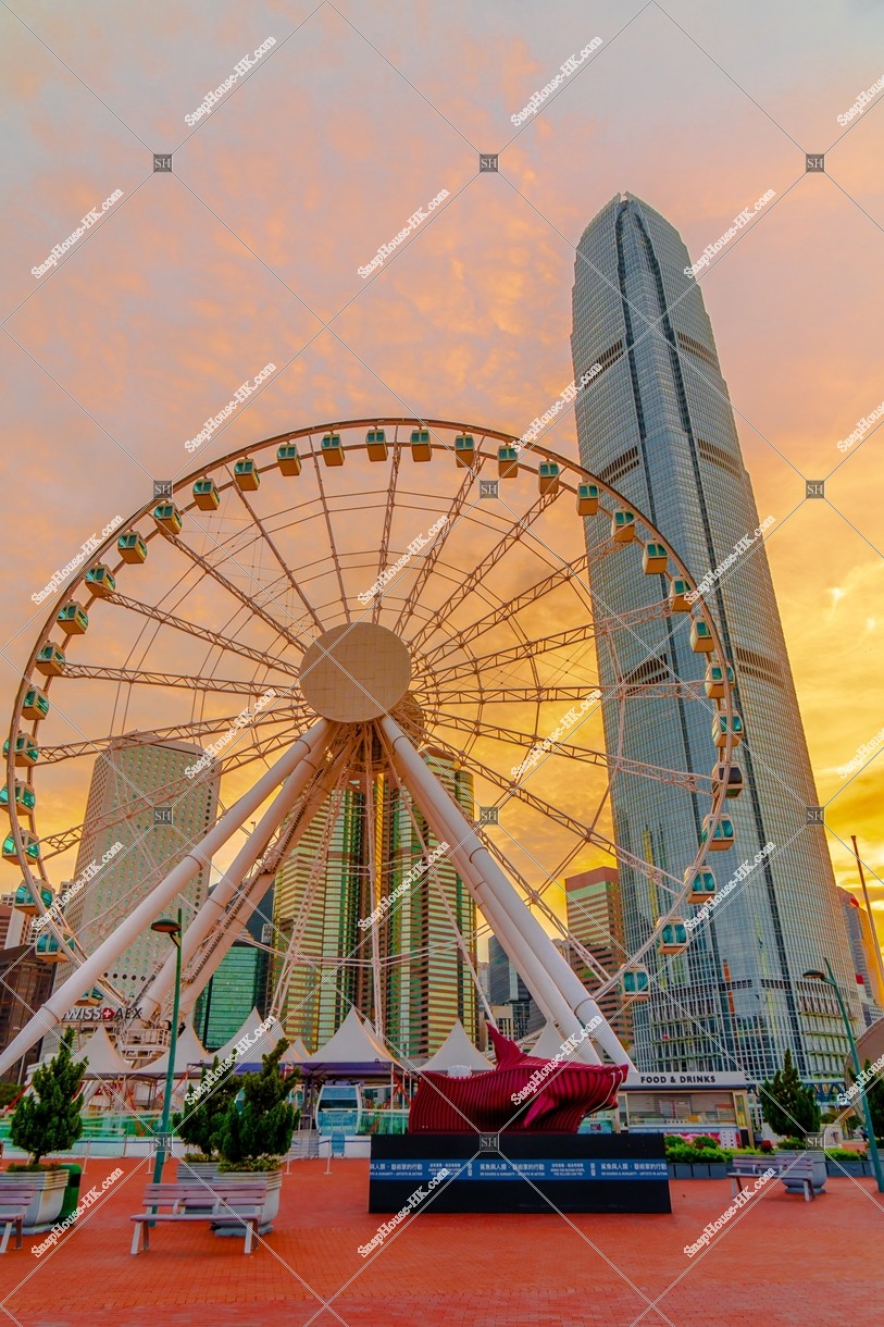 中環 黃昏時的香港魔天輪和國際金融中心（ifc2） 其之三