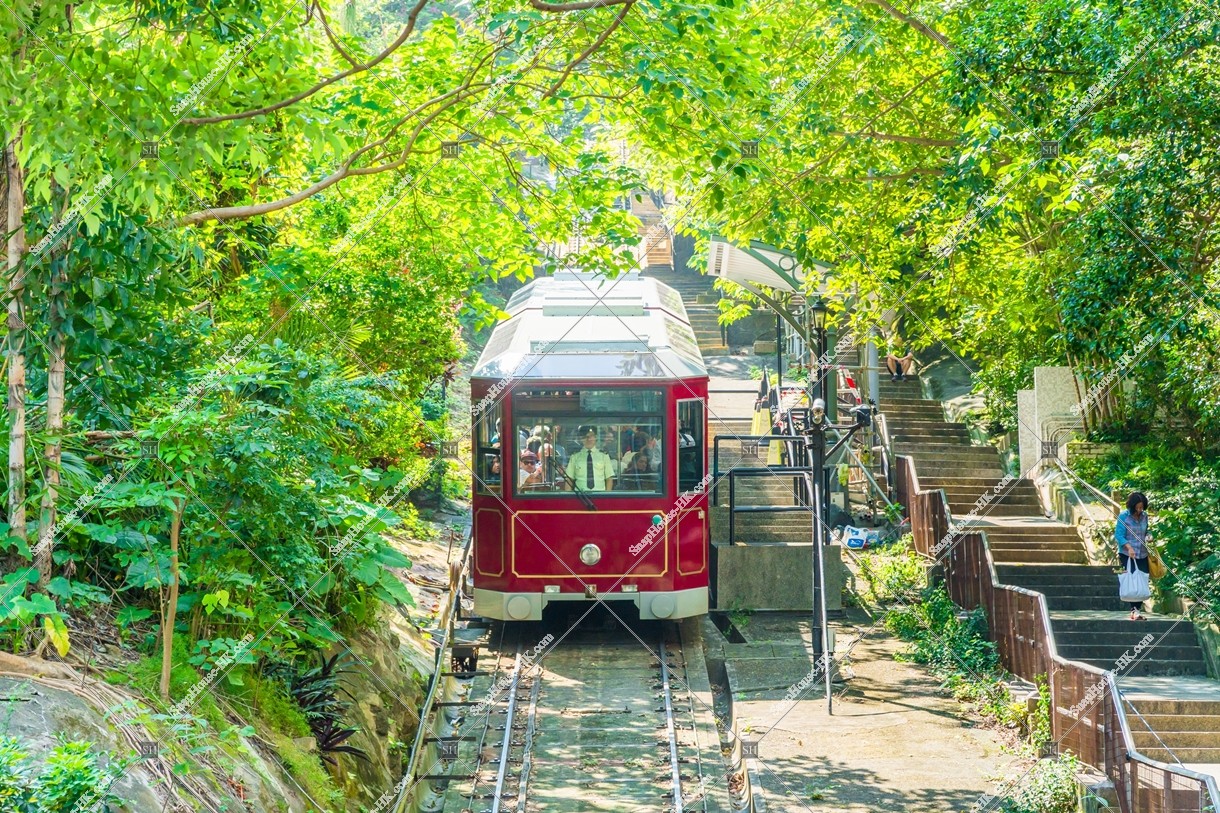 麥當勞道站下山的山頂鑬車
