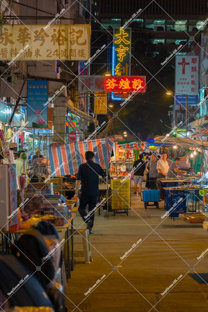 油麻地廟街 男人街 的攤位 直向 香港照片素材就是snaphouse Hk 香港照片素材庫