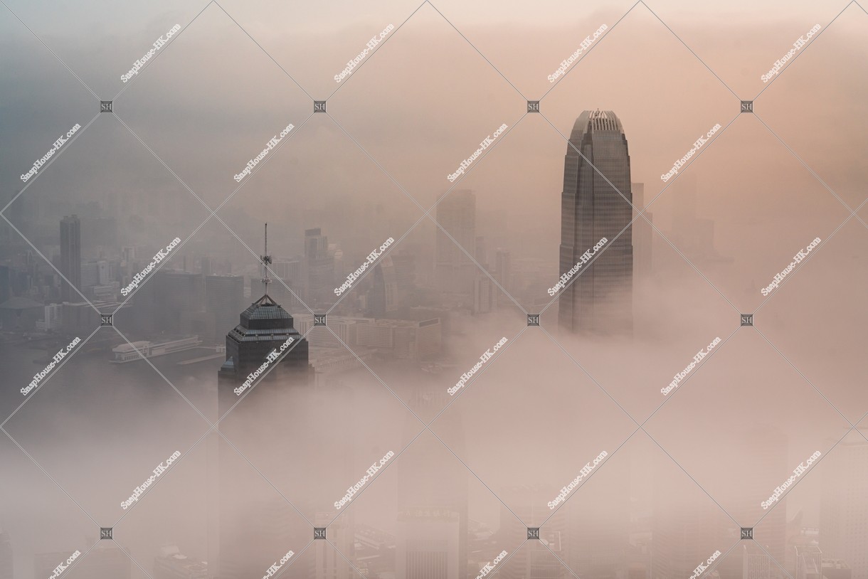 在山頂看到的香港城市景觀和雲海 其之十