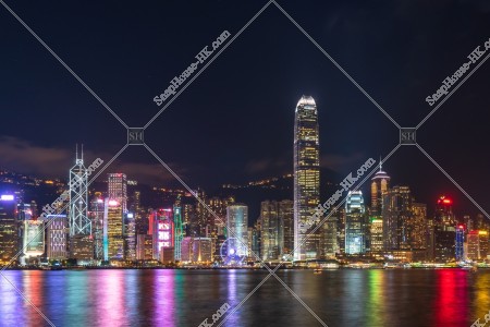由尖沙咀望向中環的高樓大廈的夜景 其之十五