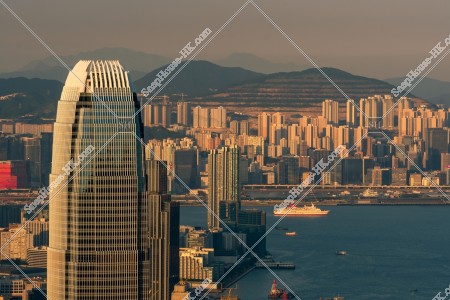 黃昏的「ifc2（國際金融中心 第二期）」 其之一