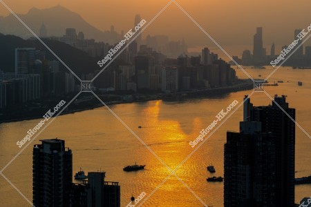 香港島和維多利亞港的黃昏