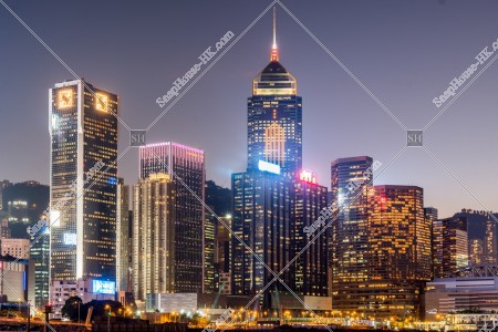 日落前的灣仔的高樓大廈的黃昏景色 [橫向]