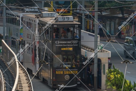 在金鐘附近的站連接的香港電車（叮叮） [橫向]