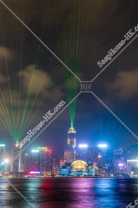 幻彩詠香江 灣仔區的鐳射表演，鐳射線多條 [直向]