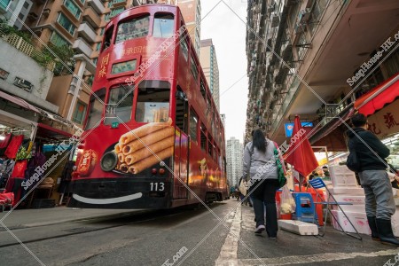 從春秧街行駛中的香港電車(叮叮)向上望 其之二