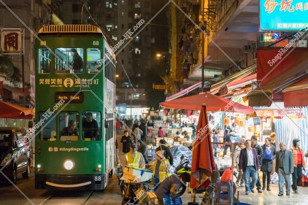 晚上的春秧街 熱鬧的人們的樣子和香港電車(叮叮)  其之四