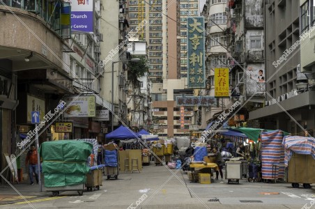 油麻地 廟街 露天攤擋的準備的風景