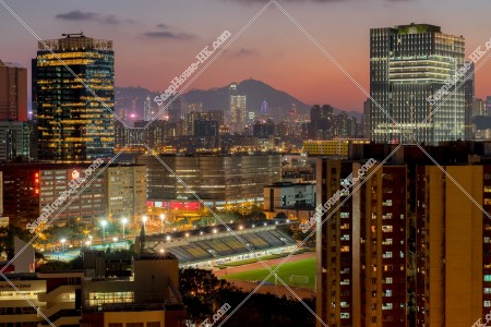 日落後在港鐵九龍灣的大廈群的風景 其之二