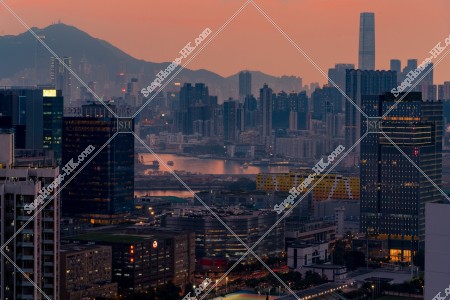 九龍灣和九龍半島的大廈群的黃昏風景 其之一