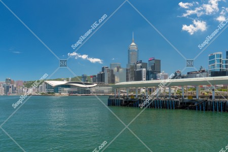 香港摩天輪和灣仔的大廈群