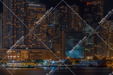 由尖沙咀望向中環的高樓大廈的夜景 其之九