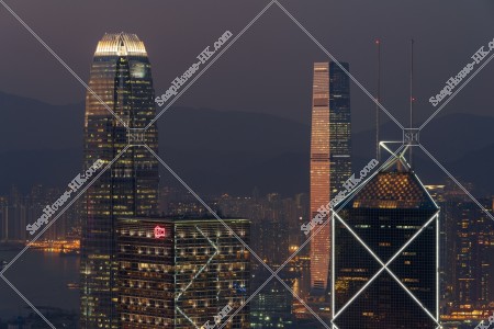 中環和西九龍的高樓大廈夜景 其之一