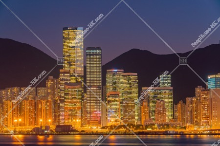 鰂魚涌 高樓大廈的夜景