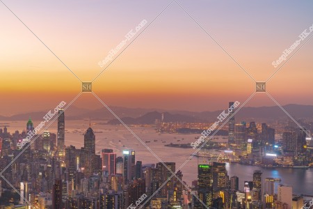 香港島と九龍半島的天際線日落景色 其之二