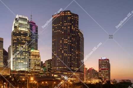 日落後中環高樓大廈群的景色 其之三