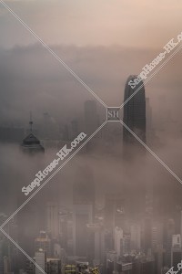 在山頂看到的香港城市景觀和雲海 其之七