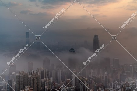 在山頂看到的香港城市景觀和雲海 其之十一
