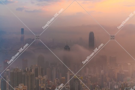 在山頂看到的香港城市景觀和雲海 其之十二