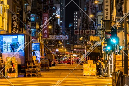 油麻地 晚上的上海街的街景 其之一